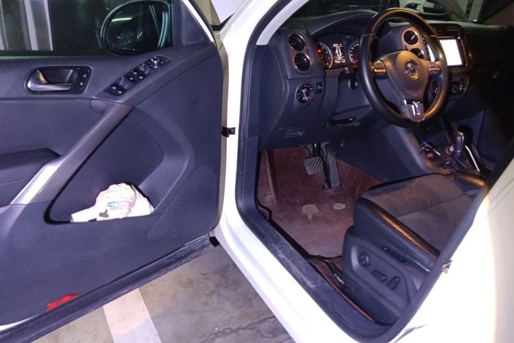 Used Volkswagen Tiguan 2012 2.0 TSI Automatic All-Wheel Drive Flagship Edition Driver Seat