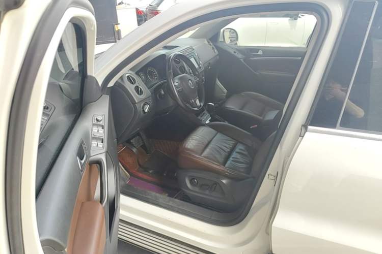 Used Volkswagen Tiguan 2012 2.0 TSI Comfort Edition Driver Seat