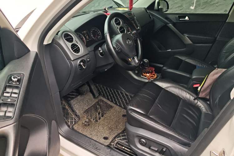 Used Volkswagen Tiguan 2012 2.0 TSI Automatic All-Wheel Drive Elite Edition Driver Seat