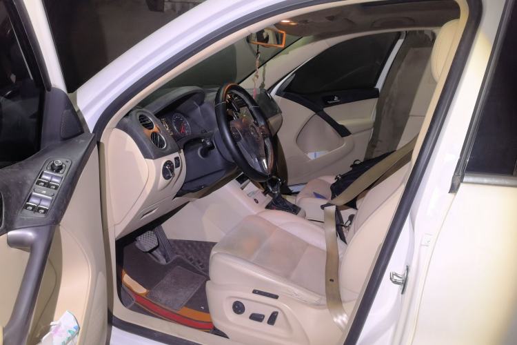 Used Volkswagen Tiguan 2012 2.0 TSI Automatic All-Wheel Drive Flagship Edition Driver Seat
