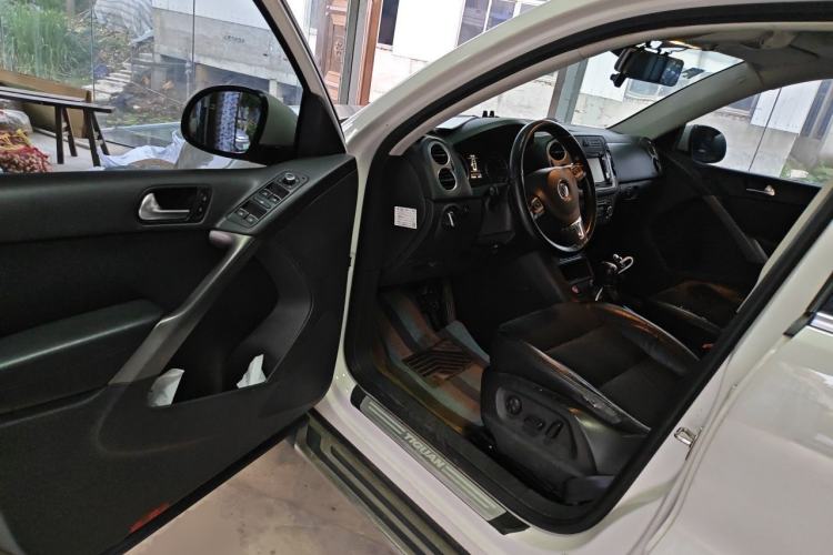 Used Volkswagen Tiguan 2012 2.0 TSI Automatic All-Wheel Drive Flagship Edition Driver Seat