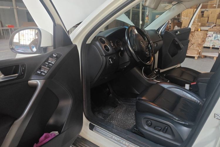 Used Volkswagen Tiguan 2012 2.0 TSI Automatic All-Wheel Drive Elite Edition Driver Seat