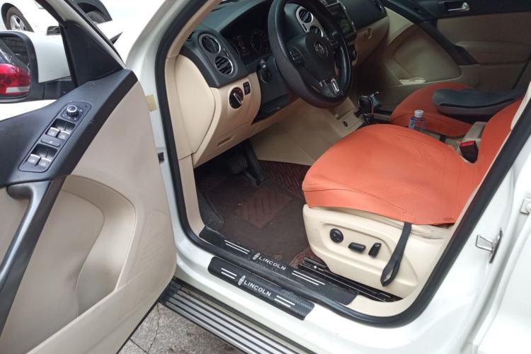 Used Volkswagen Tiguan 2012 2.0 TSI Automatic All-Wheel Drive Elite Edition Driver Seat