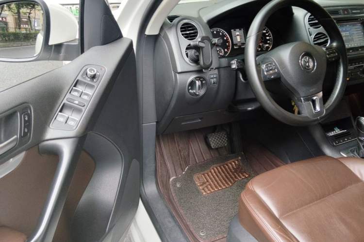 Used Volkswagen Tiguan 2012 2.0 TSI Comfort Edition Driver Seat