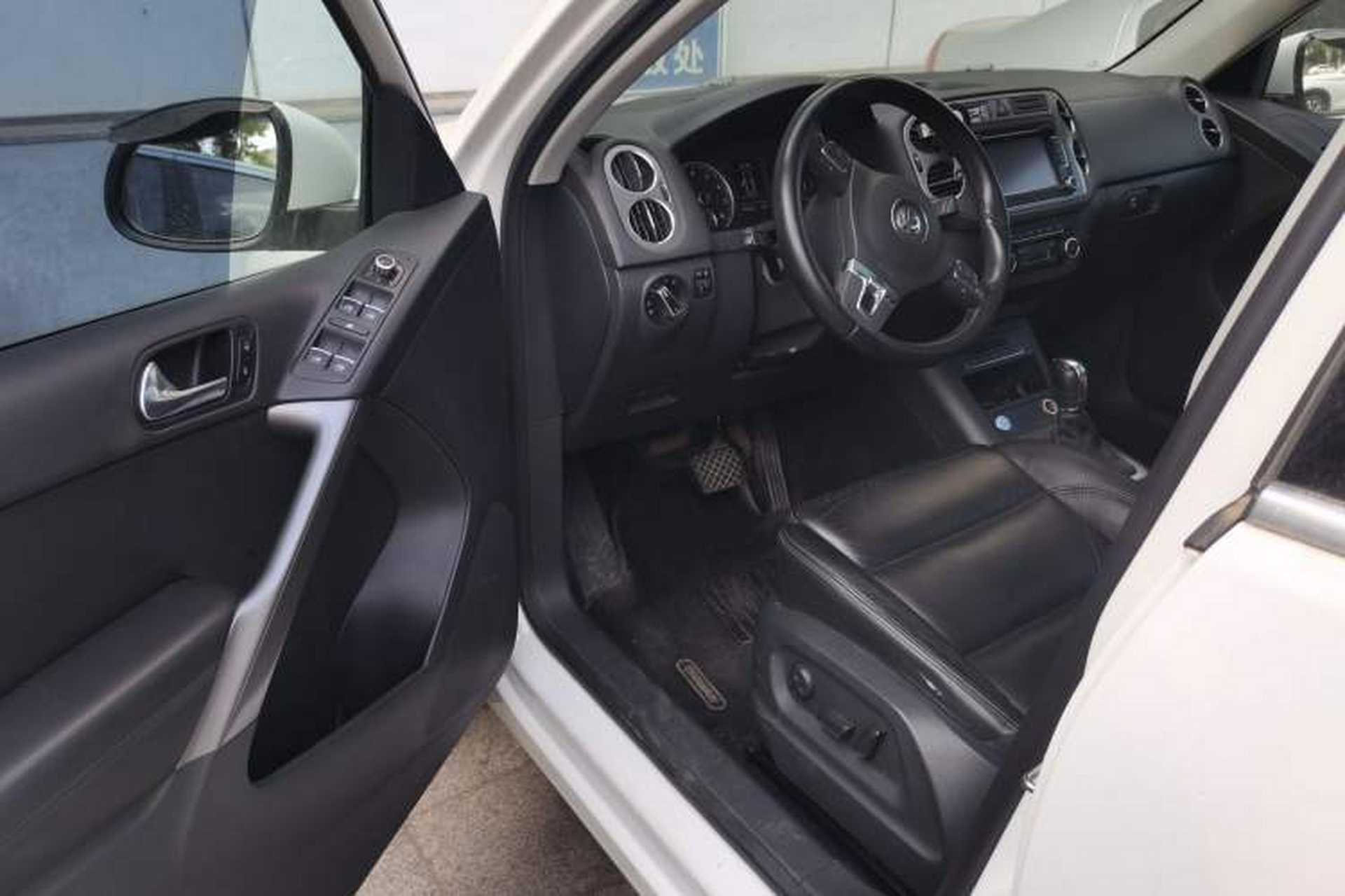 Used Volkswagen Tiguan 2012 2.0 TSI Automatic All-Wheel Drive Elite Edition Driver Seat