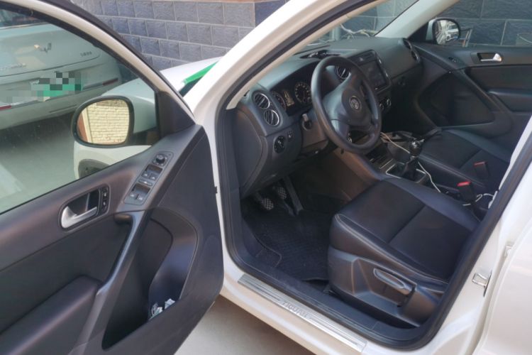 Used Volkswagen Tiguan 2012 1.4TSI Manual Two-Wheel-Drive Urban Edition Driver Seat