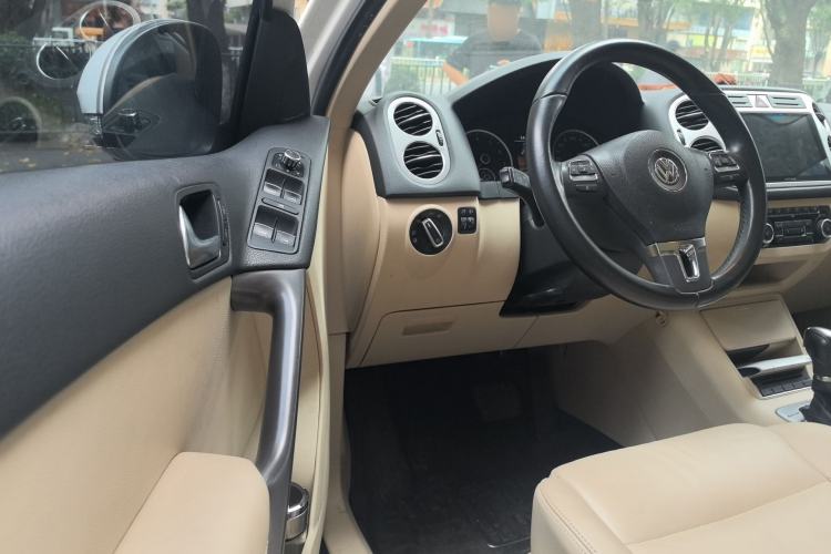 Used Volkswagen Tiguan 2012 1.8TSI Automatic All-Wheel Drive Elite Edition Driver Seat