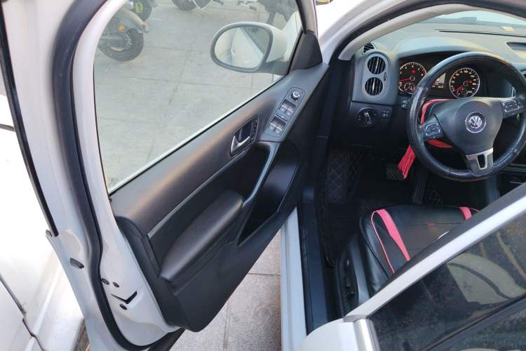 Used Volkswagen Tiguan 2012 2.0 TSI Comfort Edition Driver Seat