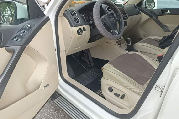 Used Volkswagen Tiguan 2012 1.8TSI Automatic All-Wheel Drive Elite Edition Driver Seat