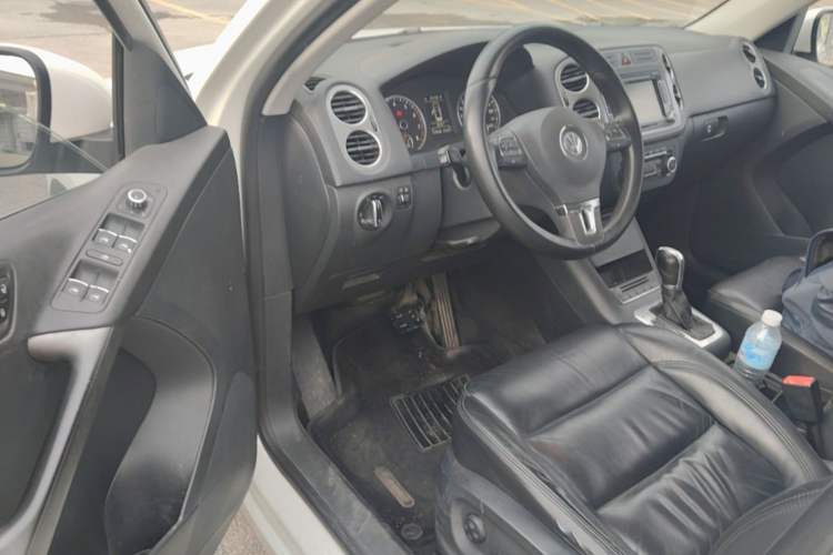 Used Volkswagen Tiguan 2012 1.8TSI Automatic All-Wheel Drive Elite Edition Driver Seat
