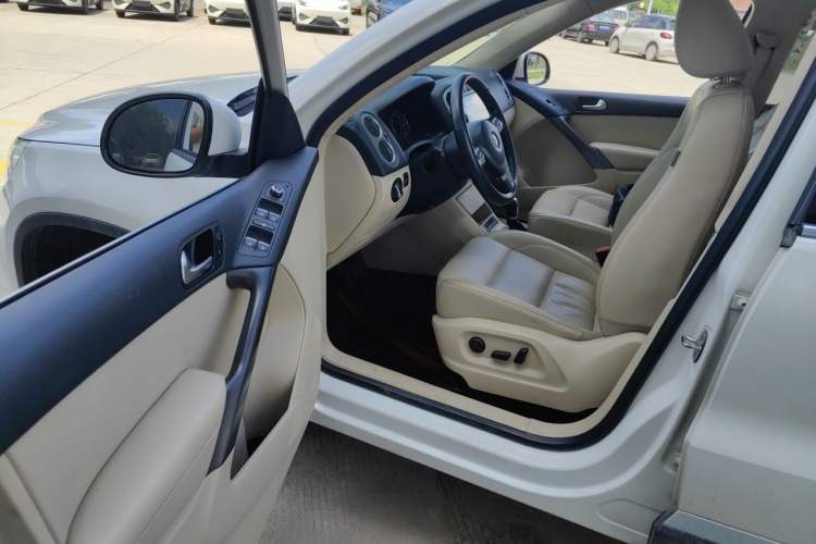 Used Volkswagen Tiguan 2012 1.8TSI Automatic All-Wheel Drive Elite Edition Driver Seat
