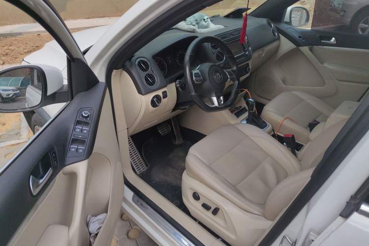 Used Volkswagen Tiguan 2012 2.0 TSI Luxury Edition Driver Seat