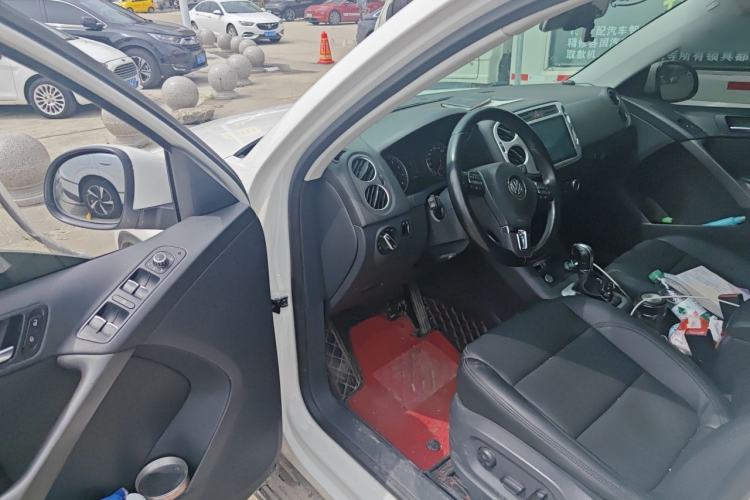 Used Volkswagen Tiguan 2012 2.0 TSI Automatic All-Wheel Drive Elite Edition Driver Seat