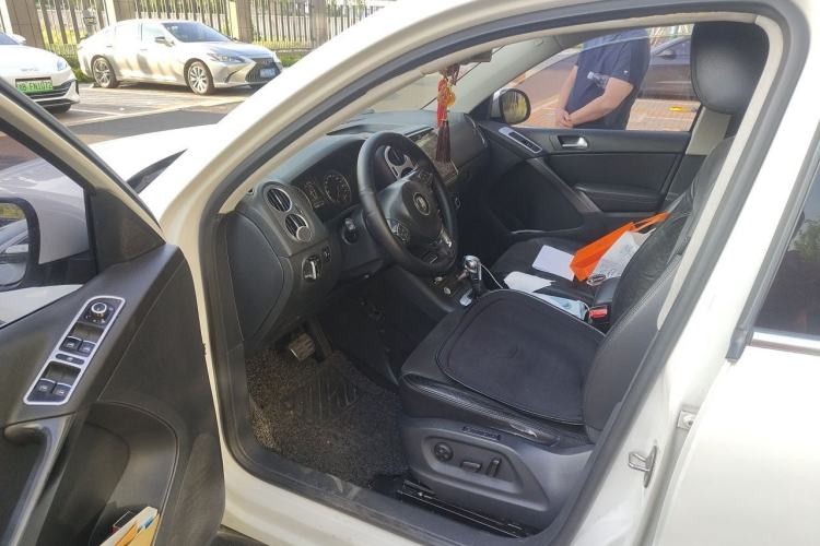 Used Volkswagen Tiguan 2012 2.0 TSI Automatic All-Wheel Drive Flagship Edition Driver Seat