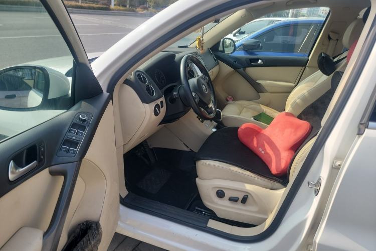 Used Volkswagen Tiguan 2012 2.0 TSI Automatic All-Wheel Drive Elite Edition Driver Seat