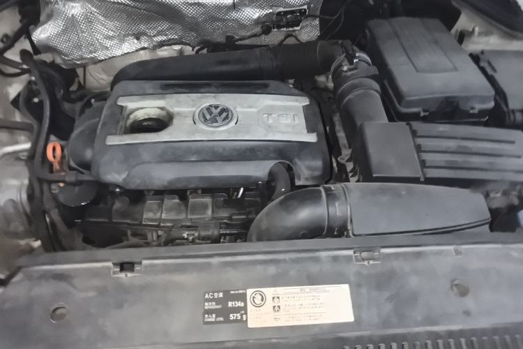 Used Volkswagen Tiguan 2012 1.8TSI Automatic Two-Wheel Drive Zhaoshi Edition Engine Bay