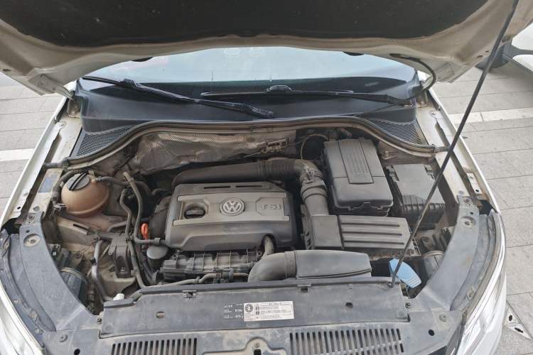 Used Volkswagen Tiguan 2012 1.8TSI Automatic Two-Wheel Drive Trend Edition Engine Bay