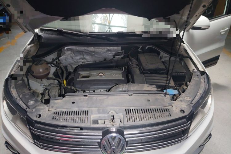 Used Volkswagen Tiguan 2012 2.0 TSI Comfort Edition Engine Bay