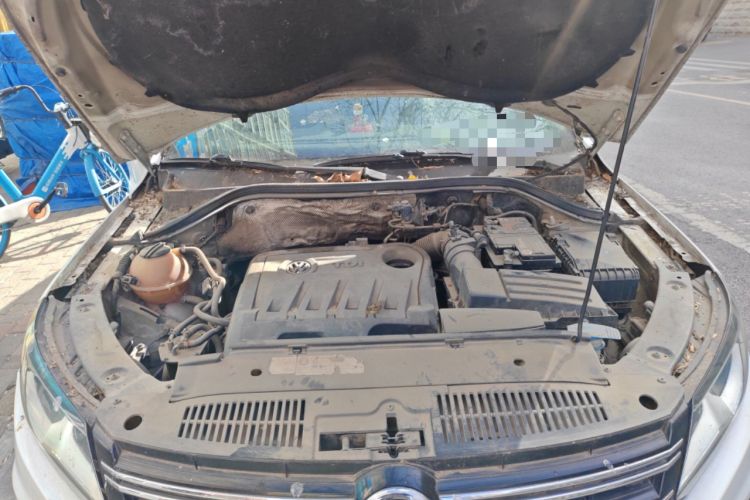 Used Volkswagen Tiguan 2012 2.0 TDI Comfort Edition Engine Bay