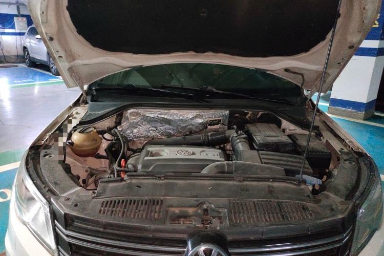 Used Volkswagen Tiguan 2012 2.0 TSI Automatic All-Wheel Drive Flagship Edition Engine Bay