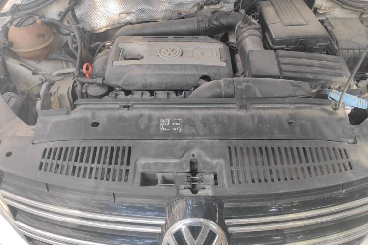 Used Volkswagen Tiguan 2012 1.8TSI Automatic Two-Wheel Drive Trend Edition Engine Bay