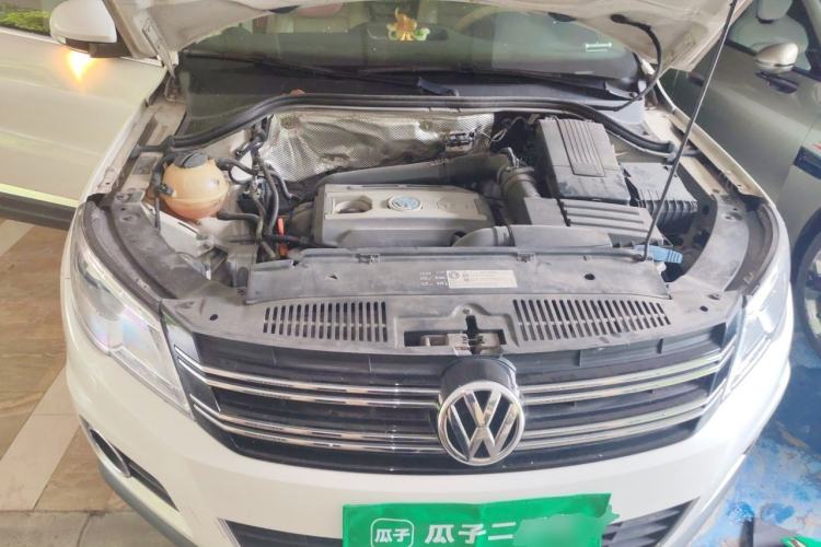 Used Volkswagen Tiguan 2012 2.0 TSI Automatic All-Wheel Drive Elite Edition Engine Bay