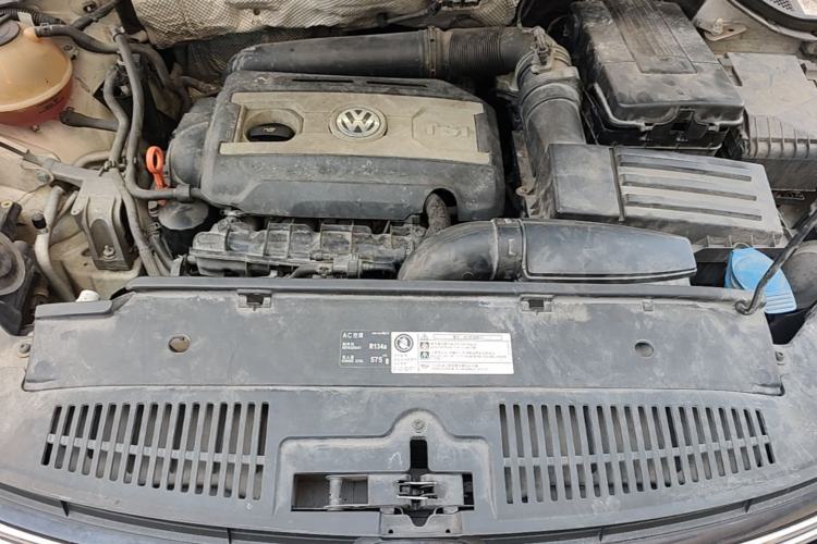 Used Volkswagen Tiguan 2012 2.0 TSI Automatic All-Wheel Drive Flagship Edition Engine Bay