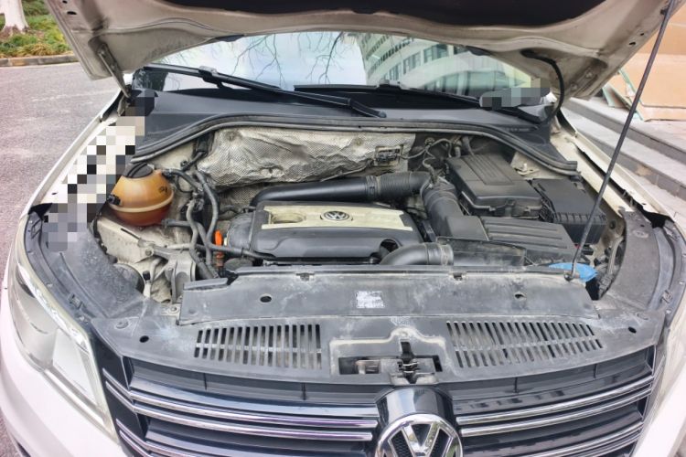 Used Volkswagen Tiguan 2012 2.0 TSI Automatic All-Wheel Drive Elite Edition Engine Bay