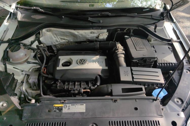Used Volkswagen Tiguan 2012 2.0 TSI Luxury Edition Engine Bay