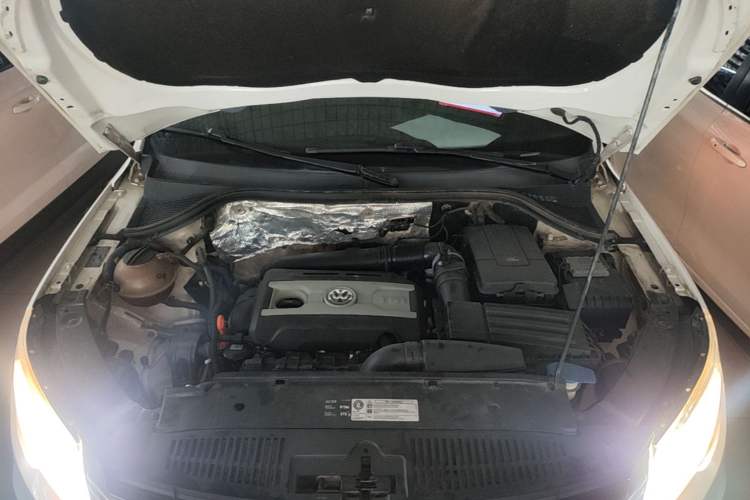 Used Volkswagen Tiguan 2012 1.8TSI Automatic All-Wheel Drive Fashion Edition Engine Bay