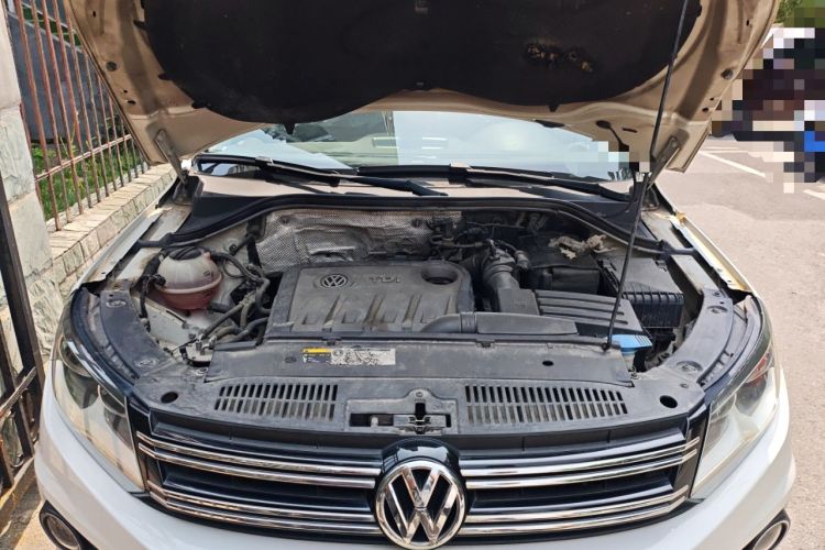 Used Volkswagen Tiguan 2012 2.0 TDI Comfort Edition Engine Bay