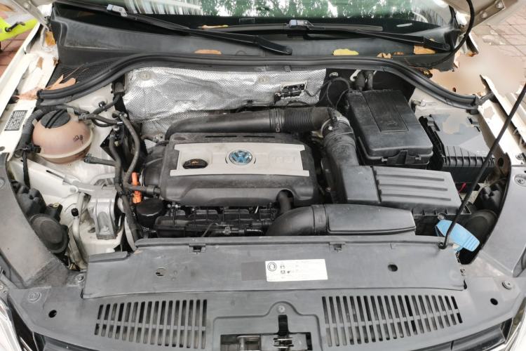 Used Volkswagen Tiguan 2012 2.0 TSI Automatic All-Wheel Drive Flagship Edition Engine Bay