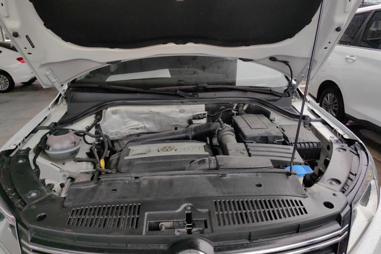 Used Volkswagen Tiguan 2012 2.0 TSI Comfort Edition Engine Bay