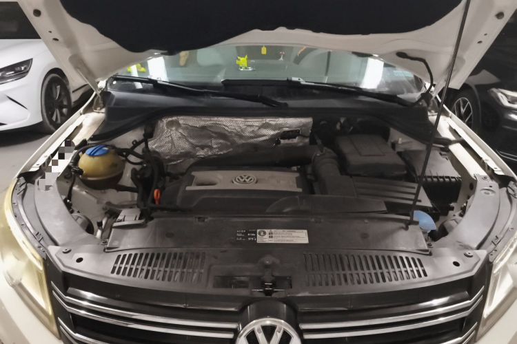 Used Volkswagen Tiguan 2012 2.0 TSI Automatic All-Wheel Drive Elite Edition Engine Bay