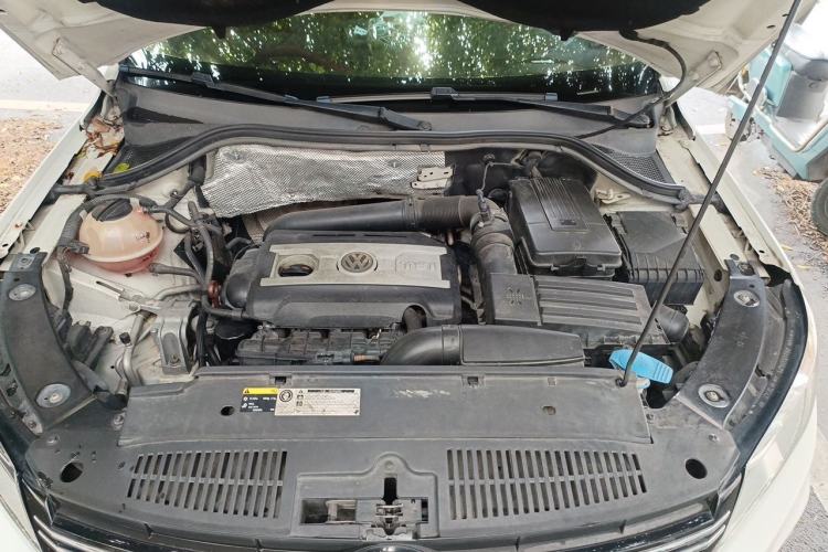Used Volkswagen Tiguan 2012 2.0 TSI Comfort Edition Engine Bay