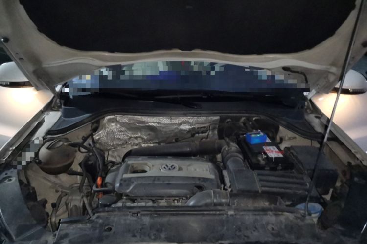 Used Volkswagen Tiguan 2012 2.0 TSI Automatic All-Wheel Drive Flagship Edition Engine Bay