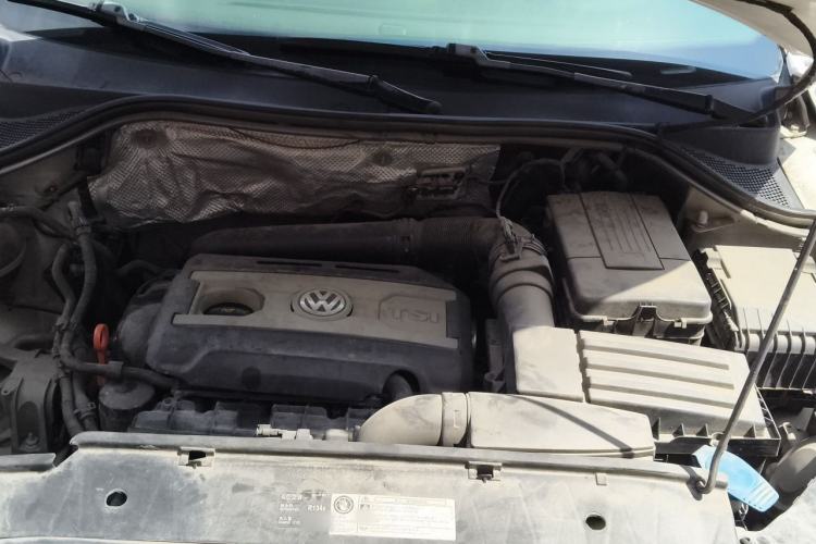 Used Volkswagen Tiguan 2012 2.0 TSI Automatic All-Wheel Drive Flagship Edition Engine Bay