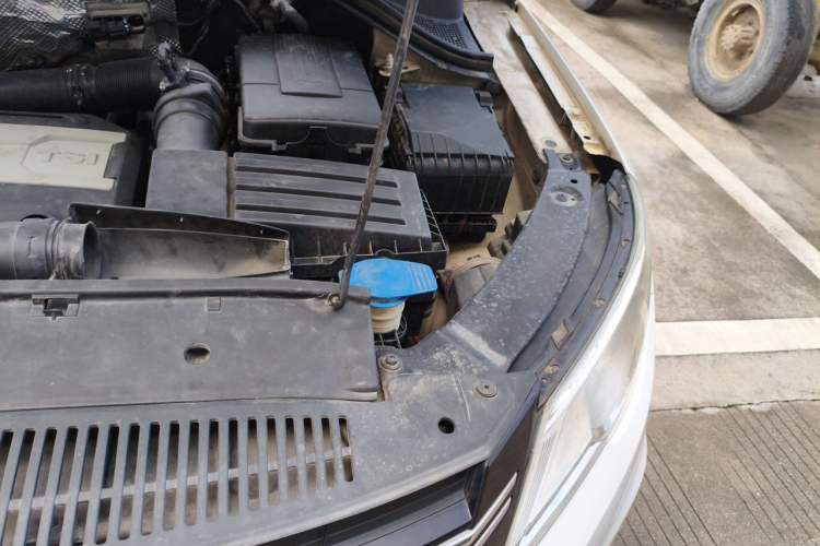 Used Volkswagen Tiguan 2012 2.0 TSI Automatic All-Wheel Drive Elite Edition Engine Bay Left