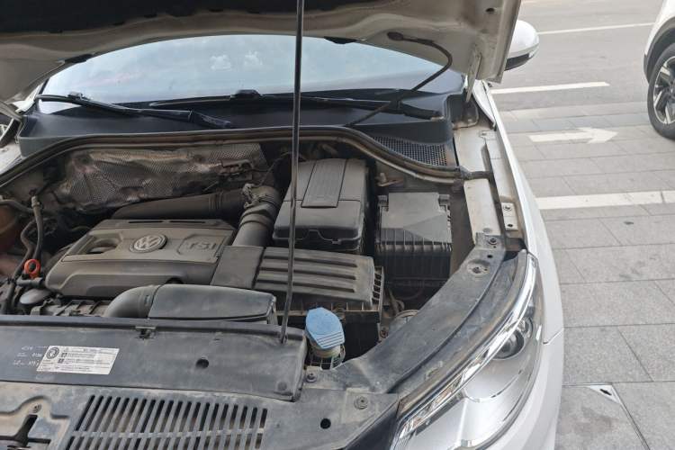 Used Volkswagen Tiguan 2012 1.8TSI Automatic Two-Wheel Drive Trend Edition Engine Bay Left