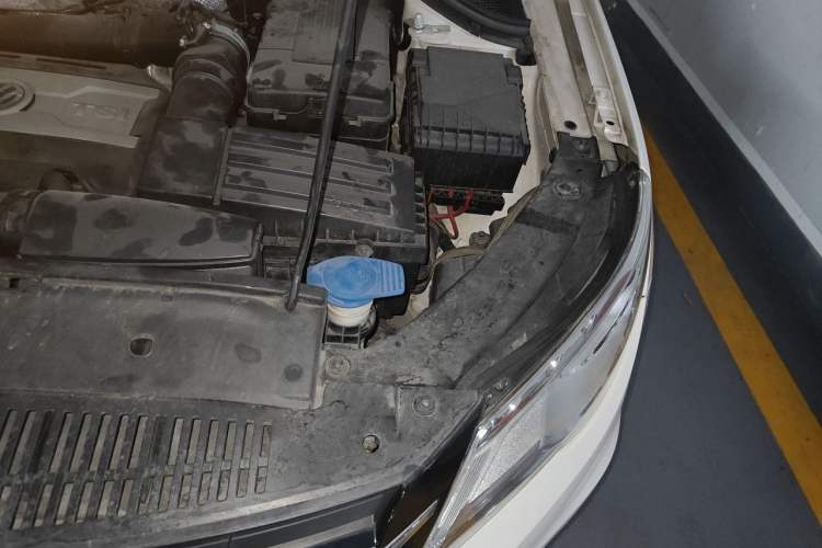 Used Volkswagen Tiguan 2012 1.8TSI Automatic Two-Wheel Drive Urban Edition Engine Bay Left