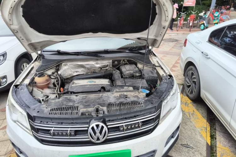Used Volkswagen Tiguan 2012 1.8TSI Automatic Two-Wheel Drive Urban Edition Engine Bay Left