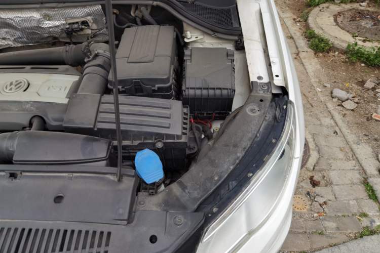 Used Volkswagen Tiguan 2012 2.0 TSI Automatic All-Wheel Drive Flagship Edition Engine Bay Left