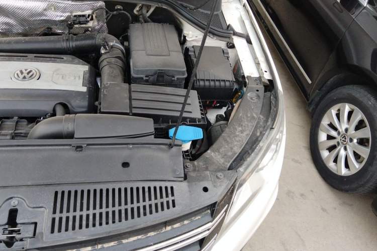 Used Volkswagen Tiguan 2012 1.8TSI Automatic All-Wheel Drive Fashion Edition Engine Bay Left