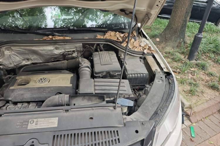 Used Volkswagen Tiguan 2012 2.0 TSI Automatic All-Wheel Drive Flagship Edition Engine Bay Left