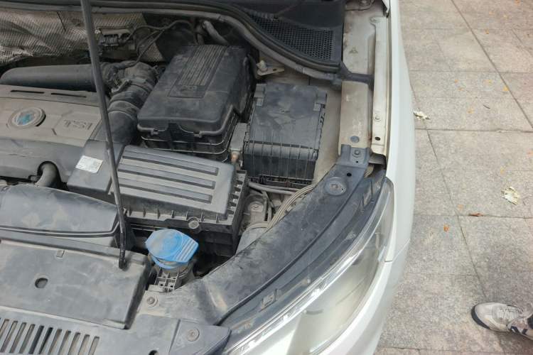 Used Volkswagen Tiguan 2012 1.8TSI Automatic All-Wheel Drive Elite Edition Engine Bay Left