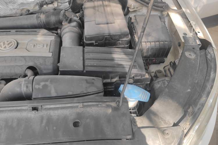 Used Volkswagen Tiguan 2012 1.8TSI Automatic Two-Wheel Drive Trend Edition Engine Bay Left