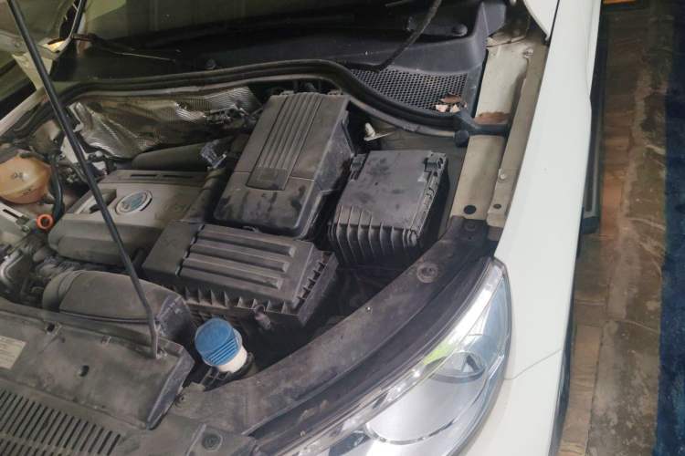 Used Volkswagen Tiguan 2012 2.0 TSI Automatic All-Wheel Drive Elite Edition Engine Bay Left