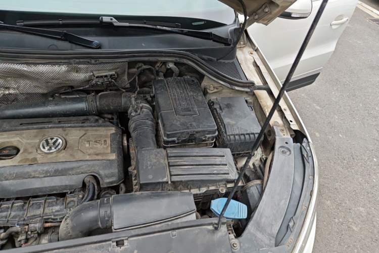 Used Volkswagen Tiguan 2012 1.8TSI Automatic All-Wheel Drive Elite Edition Engine Bay Left