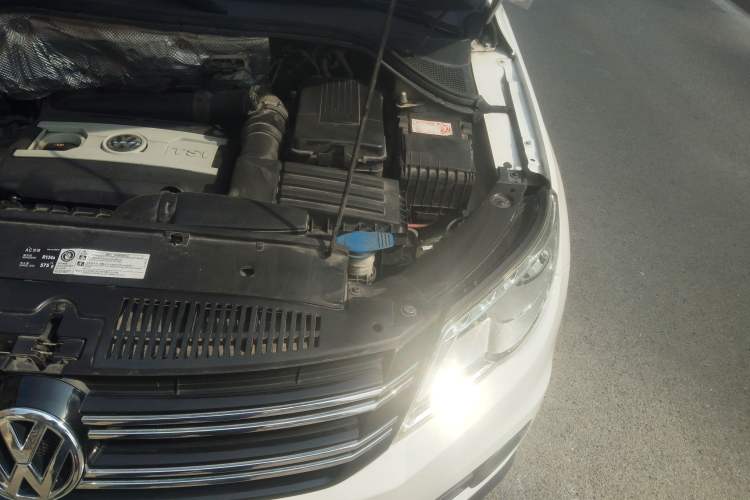 Used Volkswagen Tiguan 2012 1.8TSI Automatic Two-Wheel Drive Trend Edition Engine Bay Left
