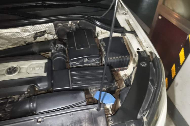 Used Volkswagen Tiguan 2012 1.8TSI Automatic All-Wheel Drive Elite Edition Engine Bay Left